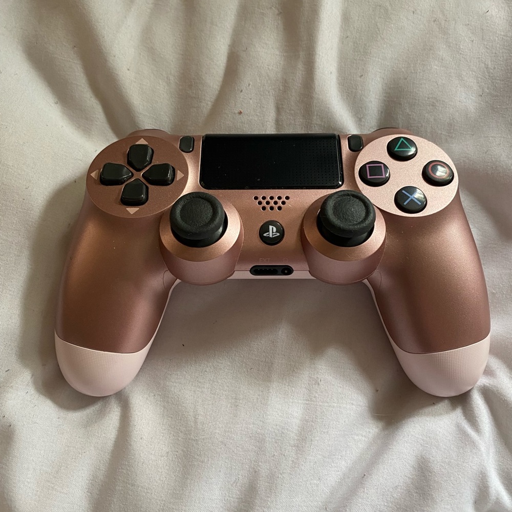 PS4 controller